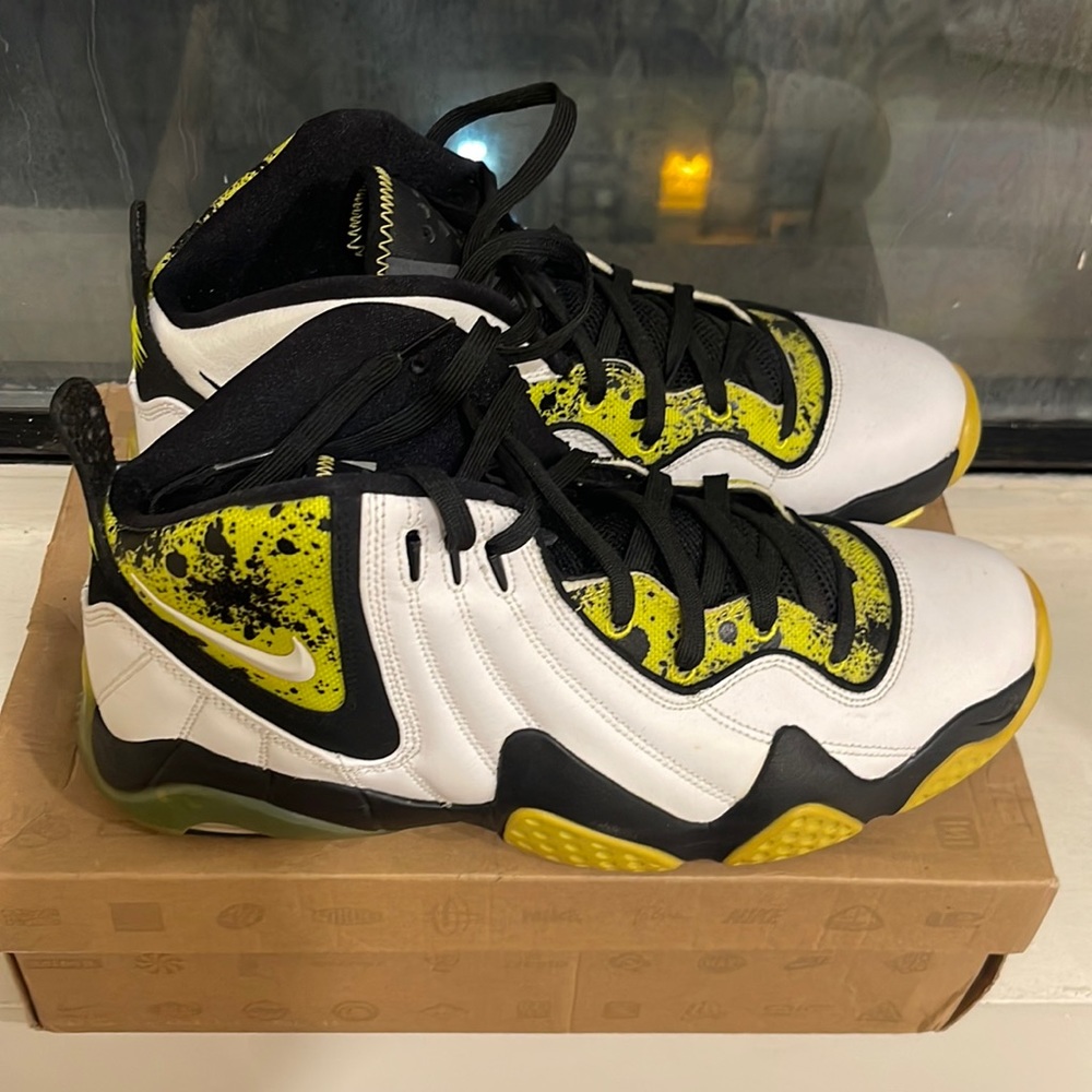 Nike Zoom fun police